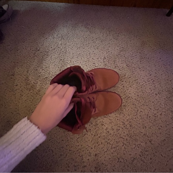 Timberland boots Women’s size 7 Burgundy/Maroon velvet with Ribbon laces. - Picture 5 of 5